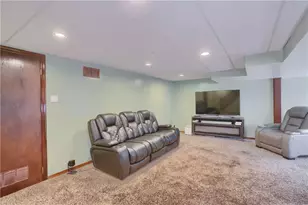 4700 Prescot Dr, Bethel Park, PA 15102 - Photo 37