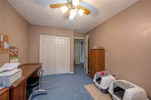 483 Cherryhill Dr, Cecil, PA 15017 - Photo 17