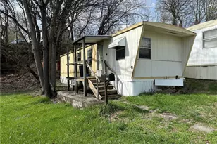 800 Sidney St, Southwest Greensburg Boro, PA 15601 - Photo 9