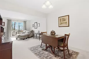 766 Windvue Dr, Robinson Twp, PA 15205 - Photo 7