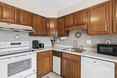 766 Windvue Dr, Robinson Twp, PA 15205 - Photo 11