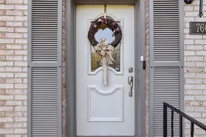 766 Windvue Dr, Robinson Twp, PA 15205 - Photo 3