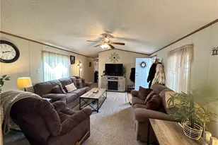 616 Amy Ln, Center Township, PA 16001 - Photo 17