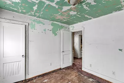 2054 Laketon Rd, Pittsburgh, PA 15221 - Photo 11