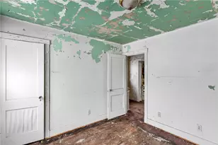 2054 Laketon Rd, Pittsburgh, PA 15221 - Photo 11