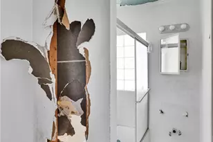 2054 Laketon Rd, Pittsburgh, PA 15221 - Photo 13