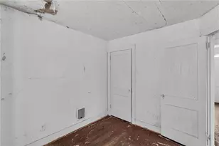 2054 Laketon Rd, Pittsburgh, PA 15221 - Photo 7