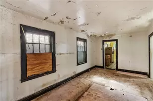 1918 Laketon Rd, Pittsburgh, PA 15221 - Photo 9