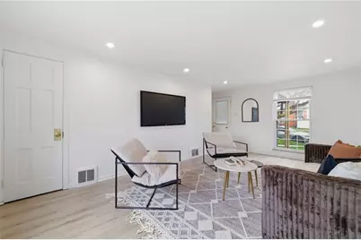 890 Rolling Rock Rd, Baldwin Twp, PA 15234 - Photo 11