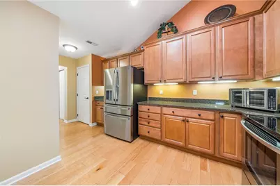 2061 Isleworth Ln, Cranberry Township, PA 16066 - Photo 11