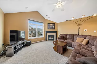 2061 Isleworth Ln, Cranberry Township, PA 16066 - Photo 9