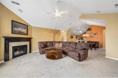 2061 Isleworth Ln, Cranberry Township, PA 16066 - Photo 5