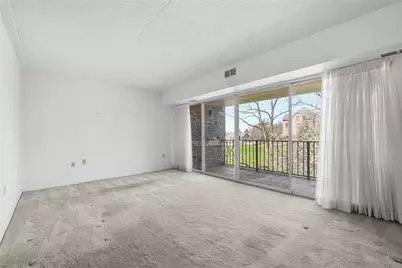 2160 Greentree Road #705W, Scott Township, PA 15220 - Photo 5