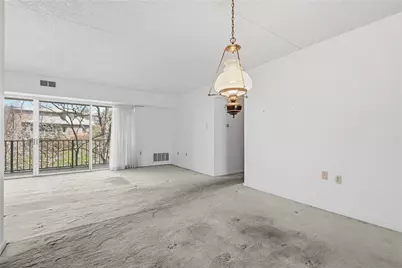 2160 Greentree Road #705W, Scott Township, PA 15220 - Photo 9