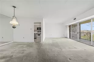 2160 Greentree Rd, Scott Township, PA 15220 - Photo 7