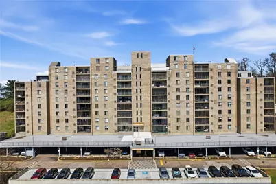 2160 Greentree Road #705W, Scott Township, PA 15220 - Photo 1