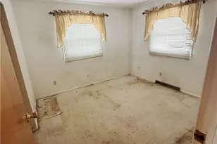 1390 Wakefield Dr, Hermitage, PA 16148 - Photo 9