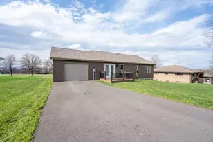 12 Highview St, Derry Township, PA 15650 - Photo 7