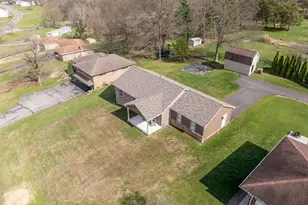 12 Highview St, Derry Township, PA 15650 - Photo 9