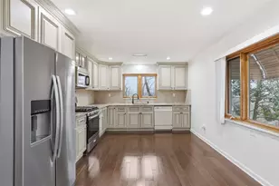 1013 El Rancho Dr, Green Tree, PA 15220 - Photo 5