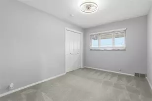 1013 El Rancho Dr, Green Tree, PA 15220 - Photo 15