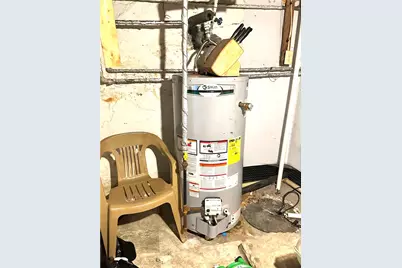 572 Alberts Dr, Monessen, PA 15062 - Photo 13