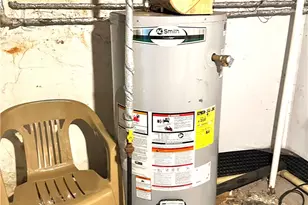 572 Alberts Dr, Monessen, PA 15062 - Photo 13