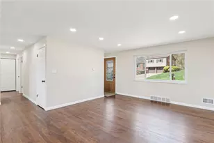 826 Blue Ridge Rd, Pittsburgh, PA 15239 - Photo 9