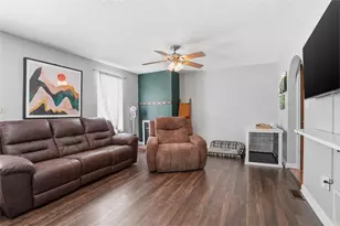 915 Sunset Cir, Cranberry Township, PA 16066 - Photo 5