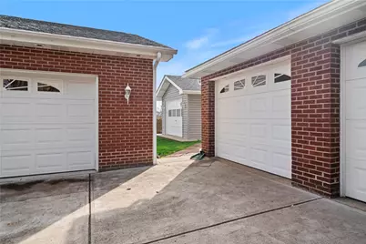 224 Eastern Dr, Lower Burrell, PA 15068 - Photo 5