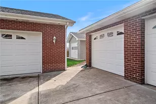 224 Eastern Dr, Lower Burrell, PA 15068 - Photo 5