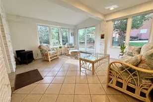 675 Rolling Green Dr, Bethel Park, PA 15102 - Photo 11