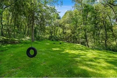 4985 Graphic Dr, Hampton, PA 15044 - Photo 3