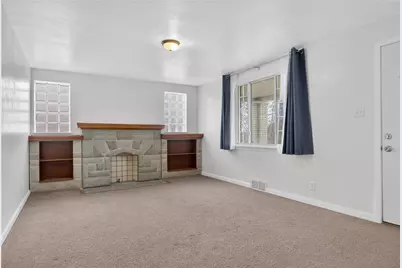 335 E Pike St, Houston, PA 15342 - Photo 7