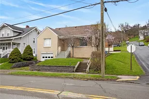 335 E Pike St, Houston, PA 15342 - Photo 3