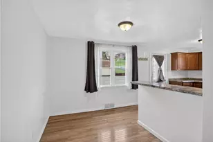 335 E Pike St, Houston, PA 15342 - Photo 11