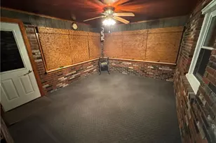 111 N Hitchman St, Mt Pleasant Boro, PA 15666 - Photo 21