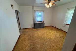 111 N Hitchman St, Mt Pleasant Boro, PA 15666 - Photo 9