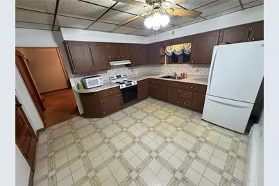 111 N Hitchman Street, Mt Pleasant Boro, PA 15666 - Photo 5