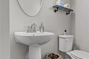 236 Thornapple Ln, Cranberry Township, PA 16066 - Photo 9