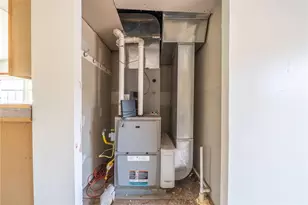 404 Middle St, Pittsburgh, PA 15227 - Photo 11