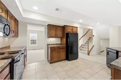 607 Hilton Circle, Collier Township, PA 15071 - Photo 5