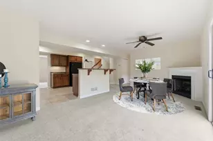 607 Hilton Cir, Collier Township, PA 15071 - Photo 9
