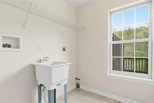 607 Hilton Cir, Collier Township, PA 15071 - Photo 17