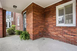 130 Yorkshire Dr, Pittsburgh, PA 15208 - Photo 3