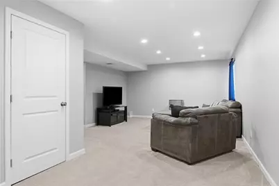 2704 Pittsburgh, Pittsburgh, PA 15143 - Photo 37