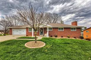 469 Hillcrest Dr, Unity Township, PA 15650 - Photo 1