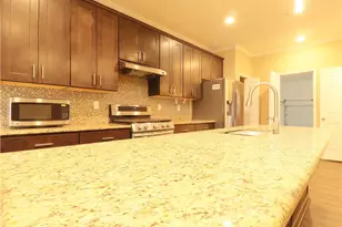 605 Alessia Ct, Moon/Crescent Twp, PA 15108 - Photo 5