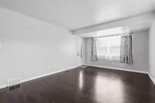 102 Dunbar Dr, Wilkins Township, PA 15235 - Photo 5