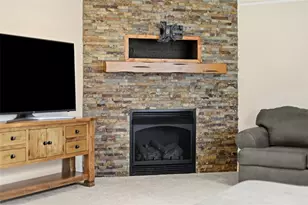 153 Winterbrook Dr, Cranberry Township, PA 16066 - Photo 7